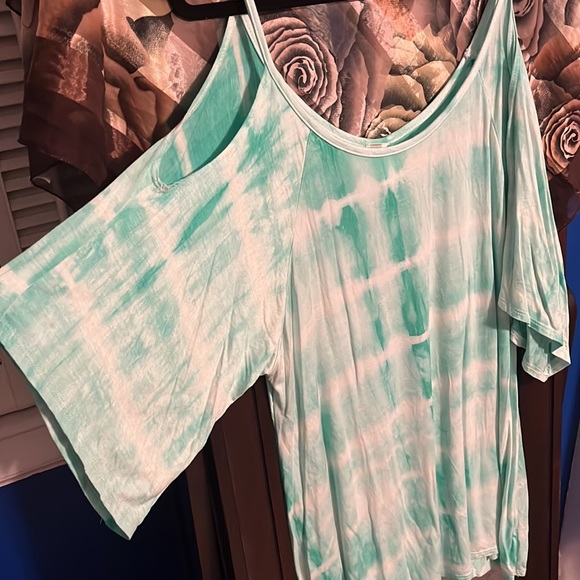 Open shoulder tye-dye top - Picture 2 of 3